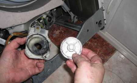 Стиральная машина Атлант не отжимает