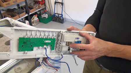 Стиральная машина Атлант не сливает воду